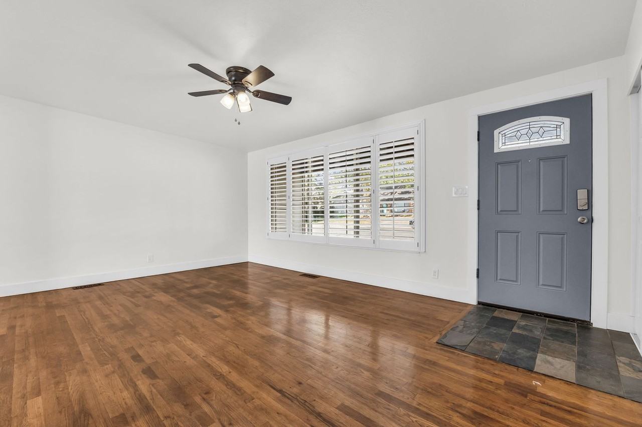 1473 N 200 W - Photo 5 of 31
