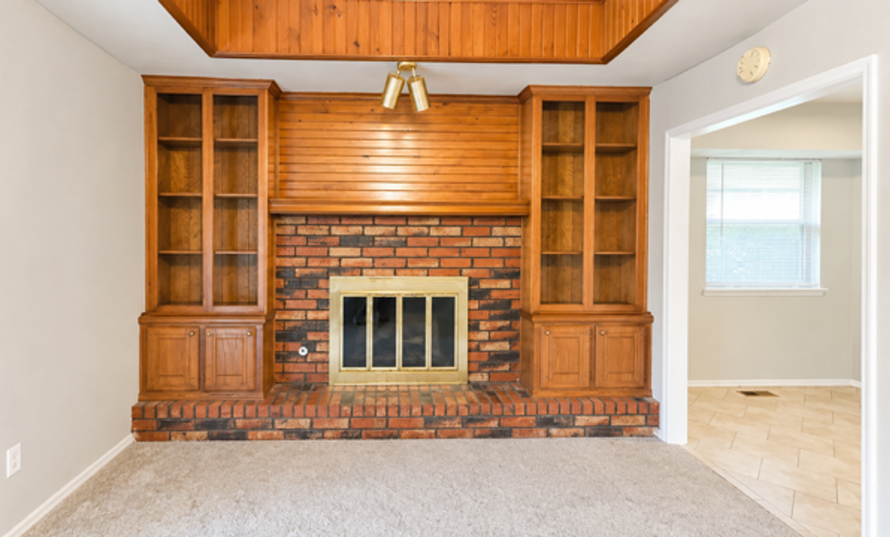 13233 Eastridge Dr - Photo 3 of 5