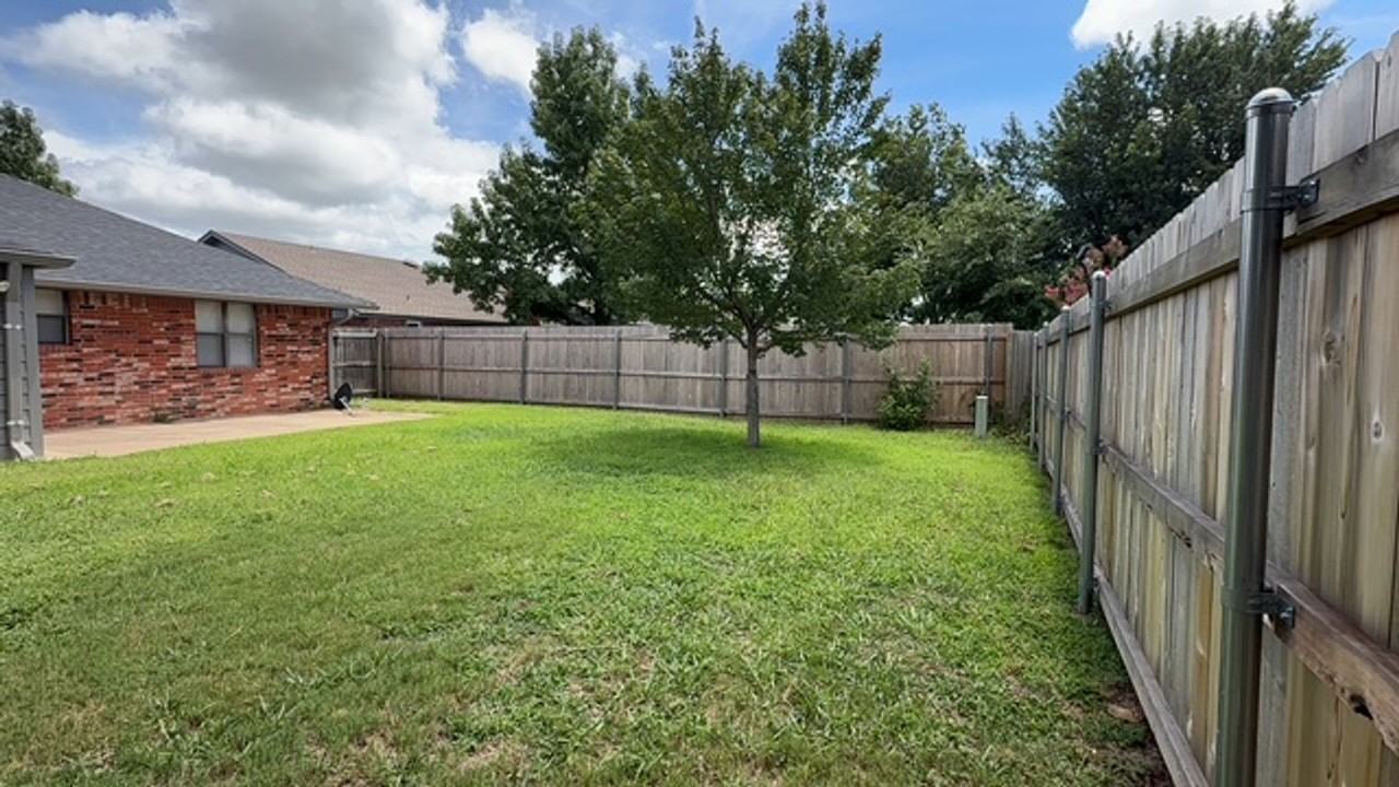 13233 Eastridge Dr - Photo 5 of 5