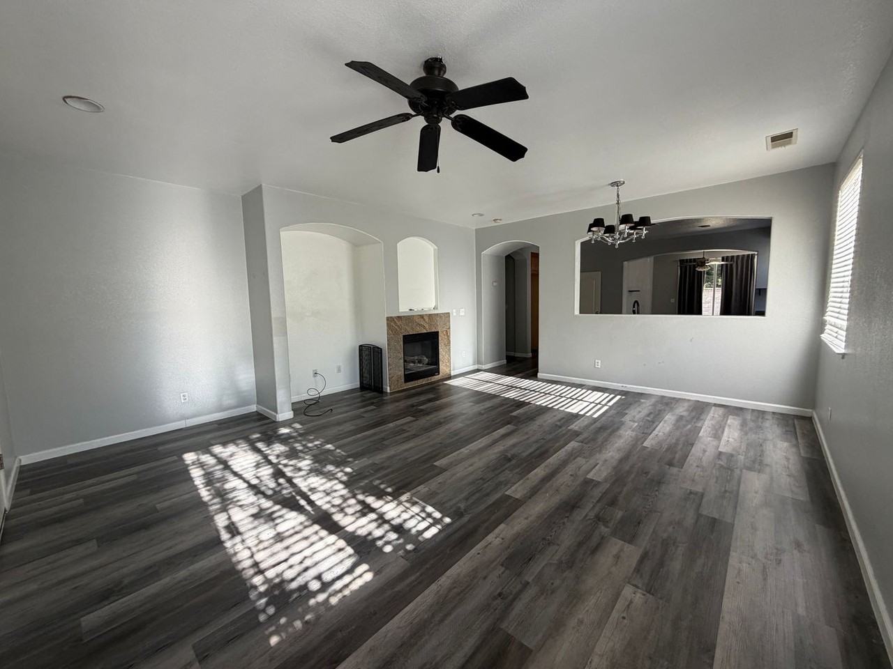 3656 Libby Ln - Photo 4 of 15