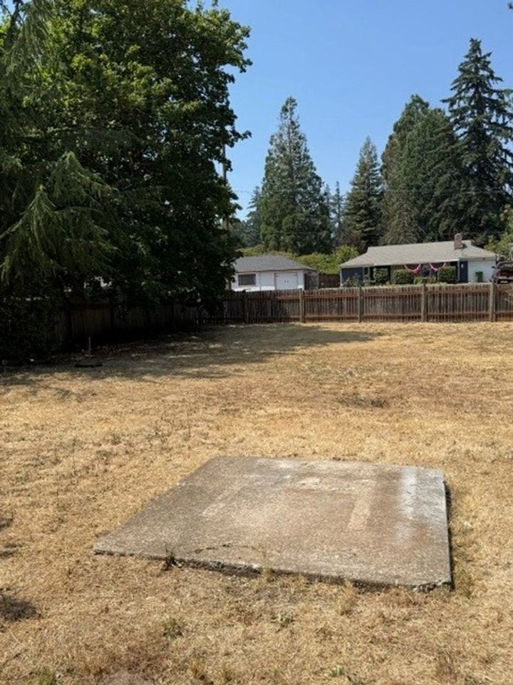1690 Longview Way Nw - Photo 5 of 9