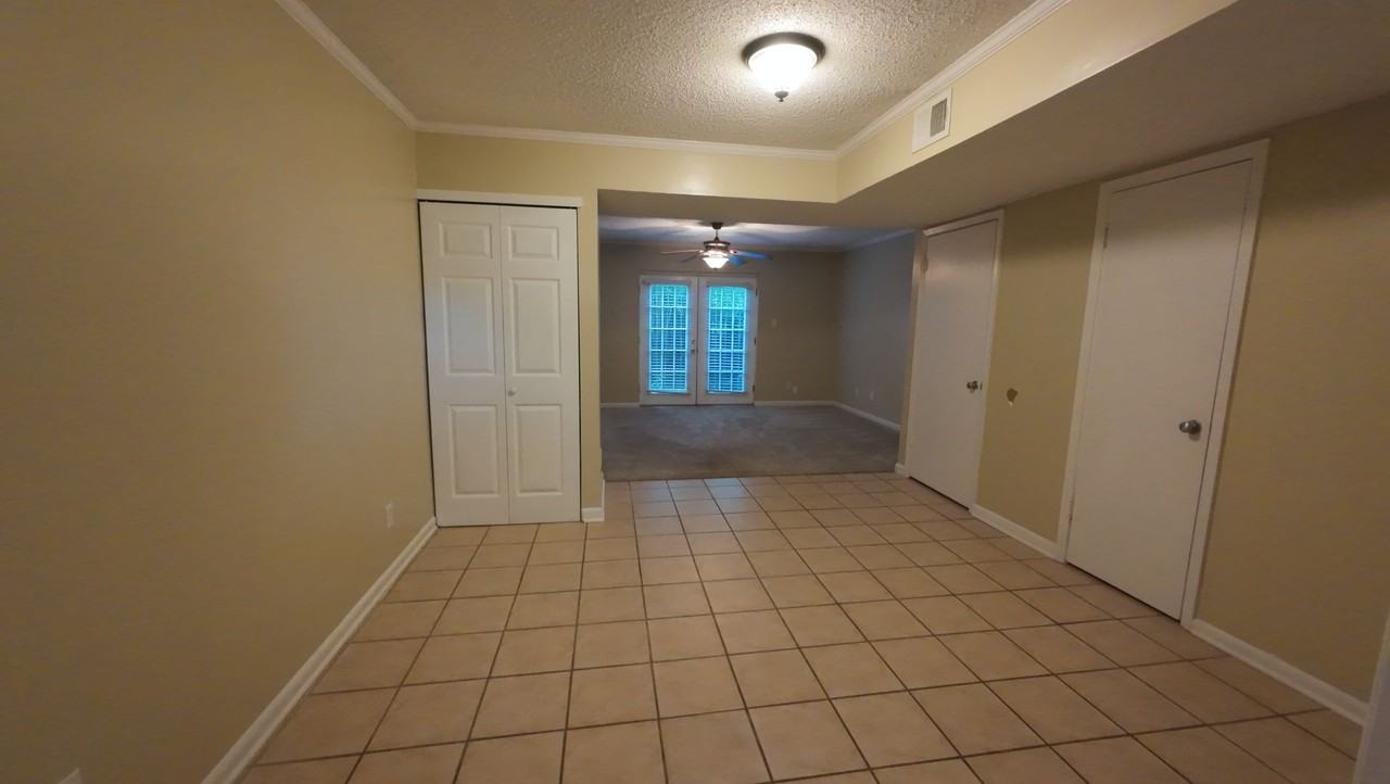 6527 Old Shell Rd - Photo 6 of 24