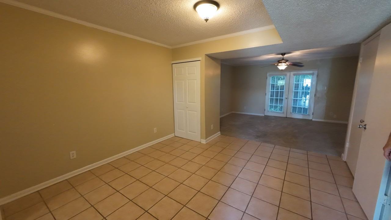 6527 Old Shell Rd - Photo 5 of 24