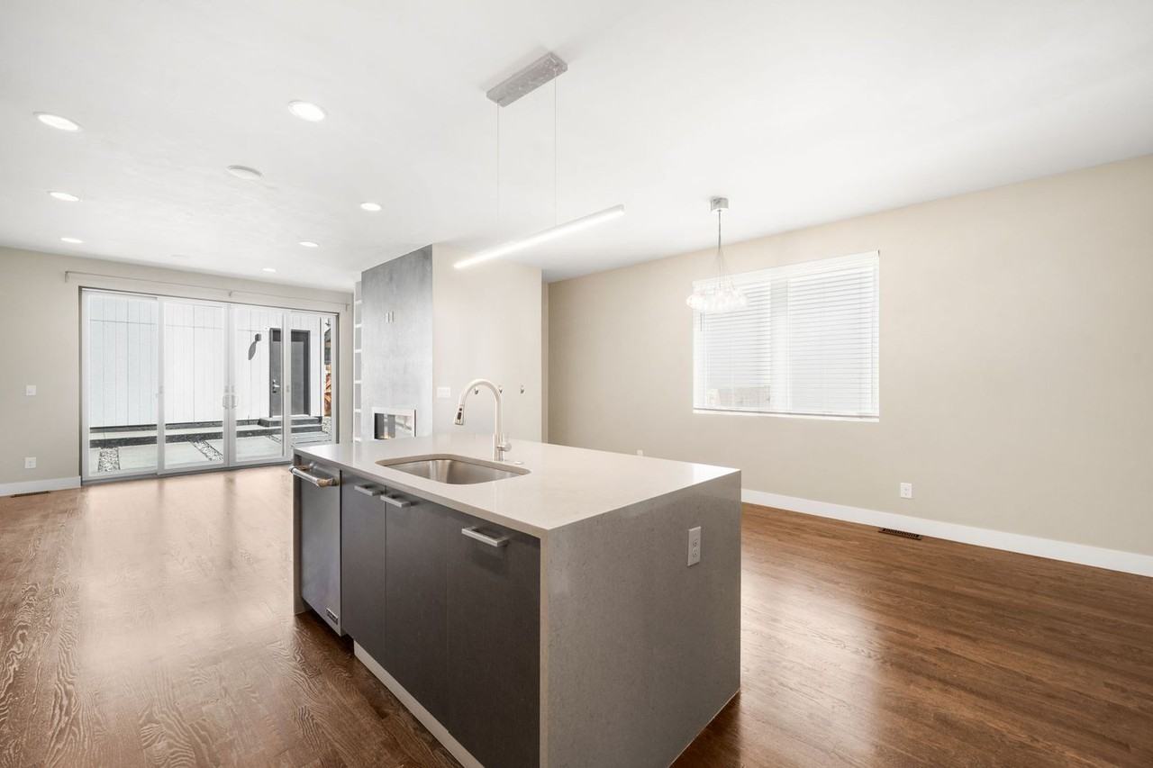 1751 W 40th Ave - Photo 4 of 37