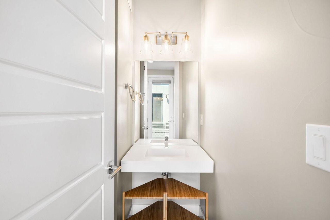 1751 W 40th Ave - Photo 7 of 37
