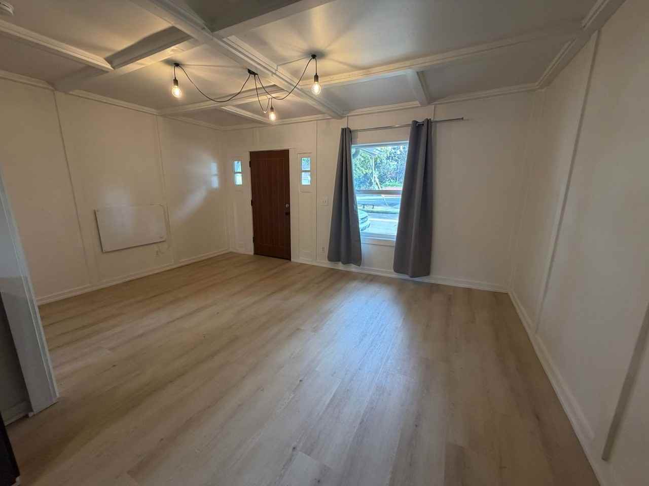 595 581, 585, 595 Highland Ave NE ##585 - Photo 5 of 9