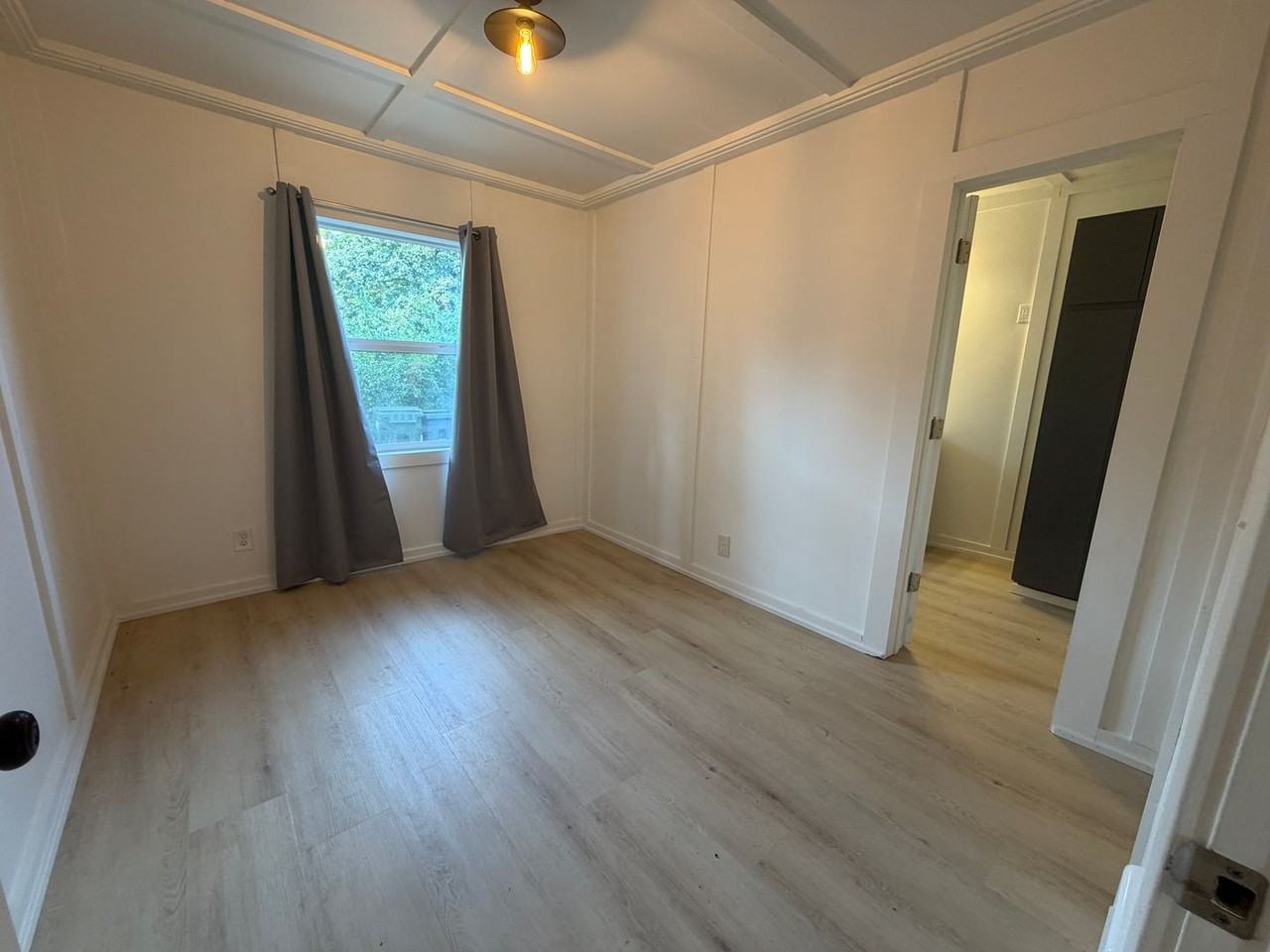 595 581, 585, 595 Highland Ave NE ##585 - Photo 6 of 9