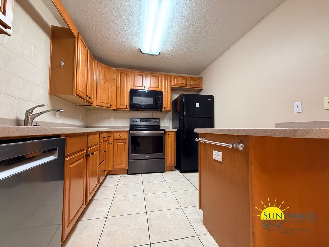 201 Andalusia Rd - Photo 3 of 19