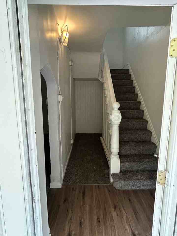 1120 Jenny Lind St - Photo 3 of 8