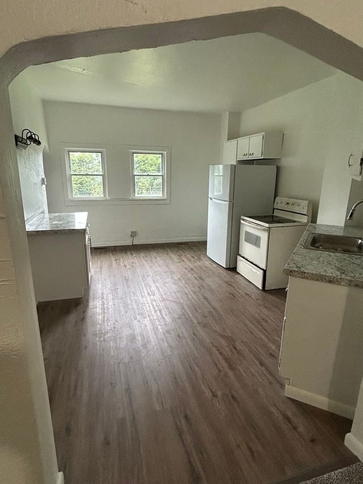 1120 Jenny Lind St - Photo 5 of 8