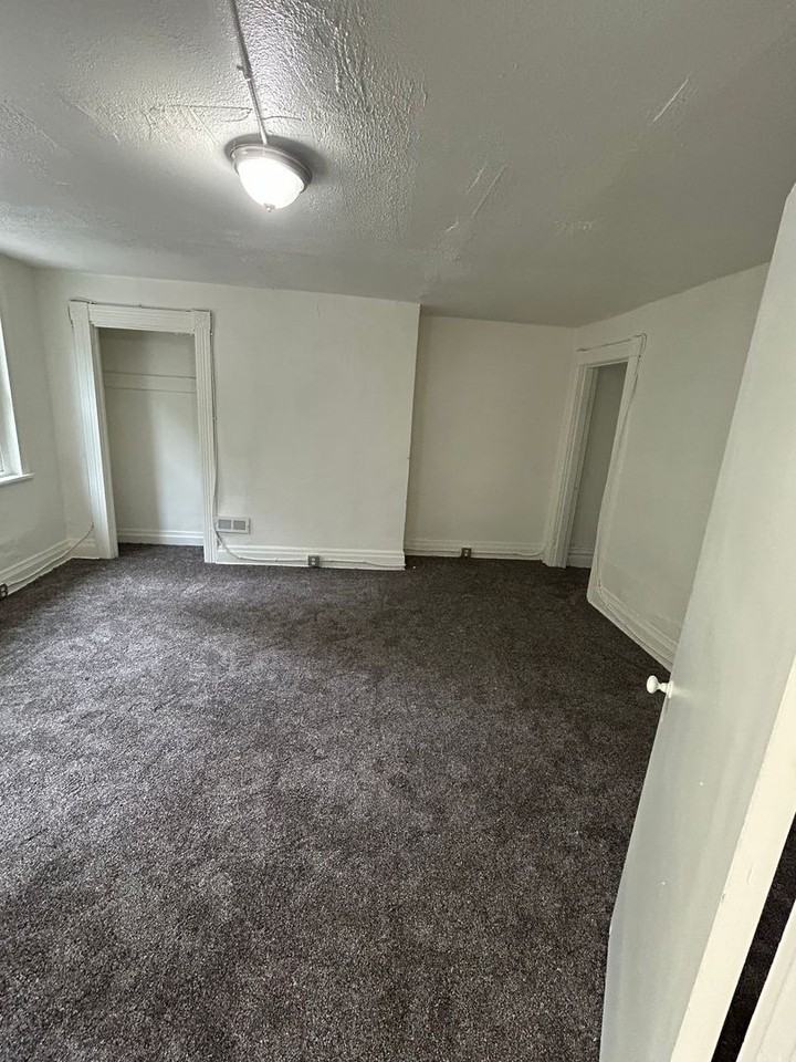 1120 Jenny Lind St - Photo 6 of 8