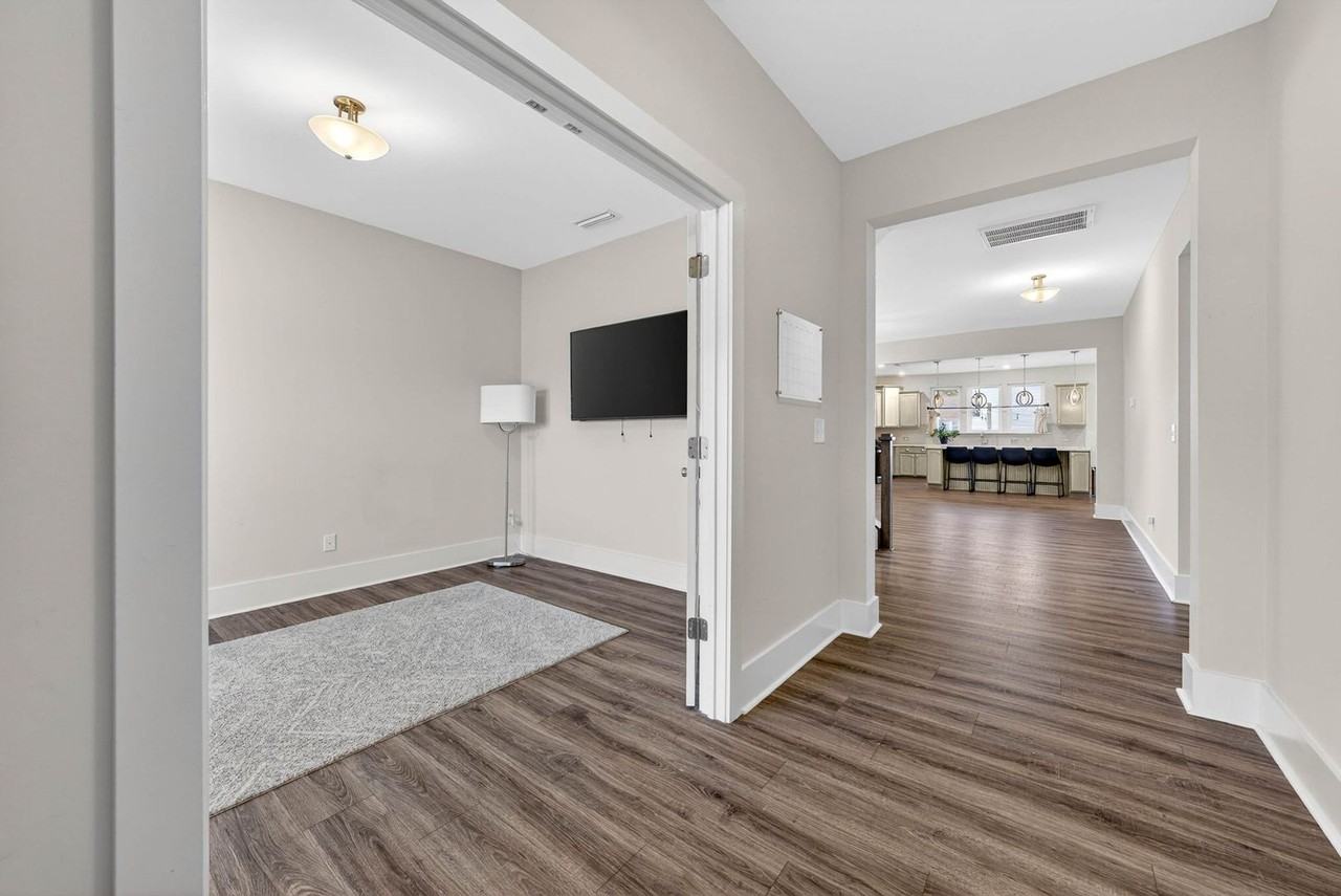 1400 Addison Lake St - Photo 4 of 50