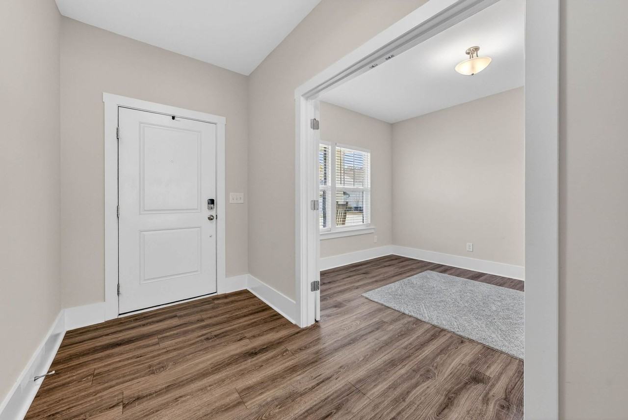 1400 Addison Lake St - Photo 5 of 50