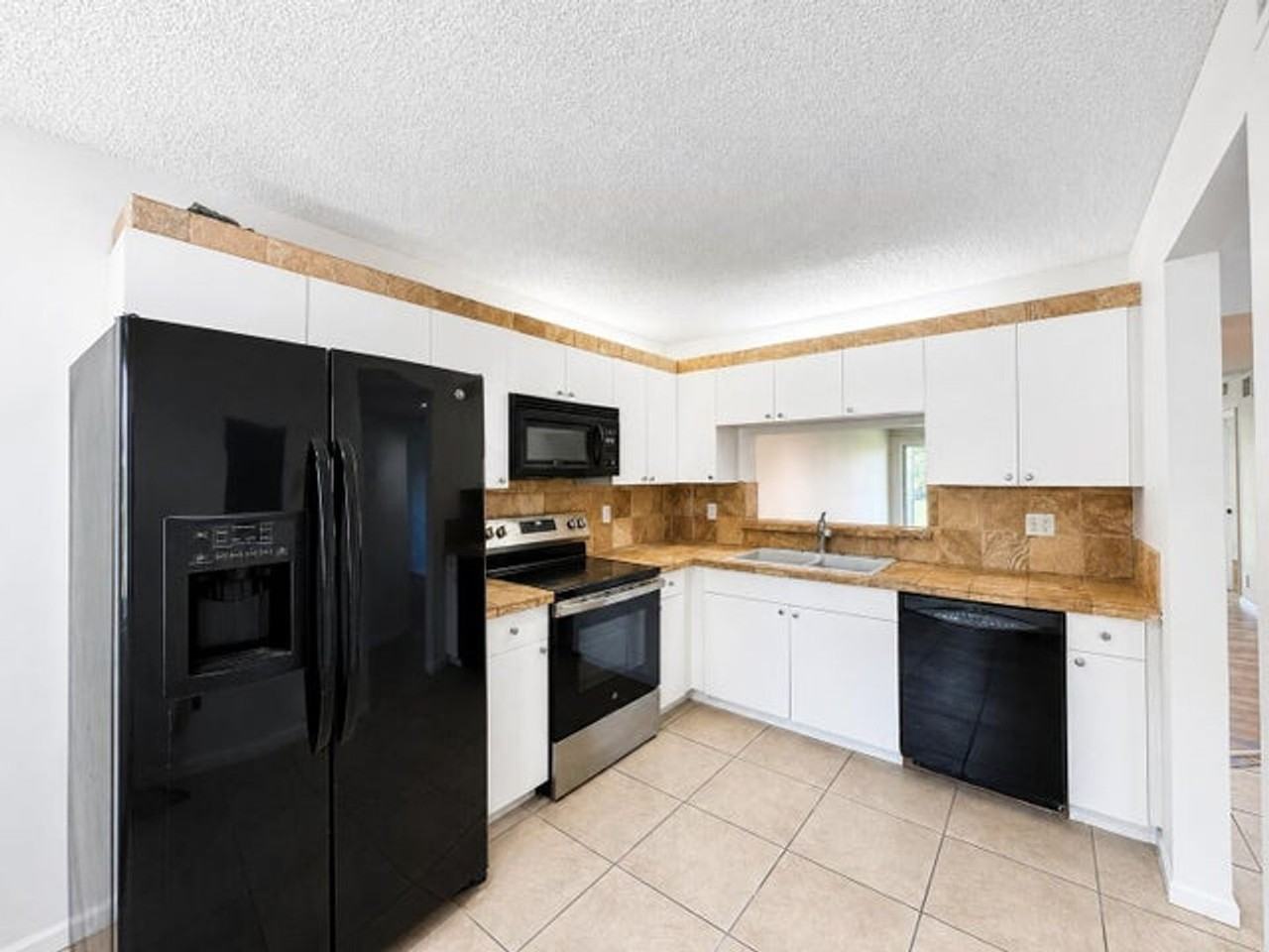 340 Nw 67th St - Photo 2 of 23