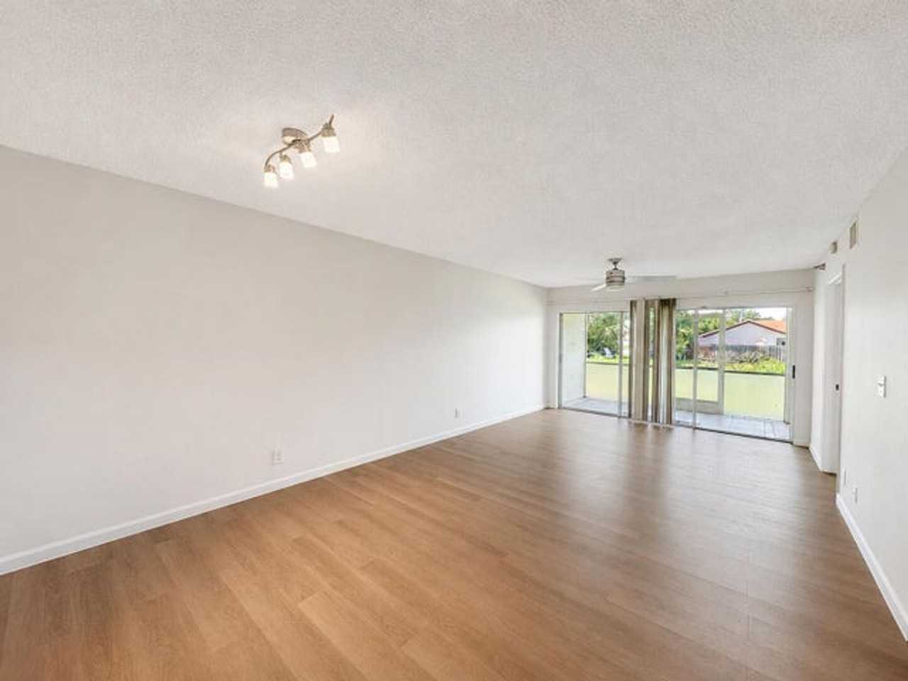 340 Nw 67th St - Photo 5 of 23