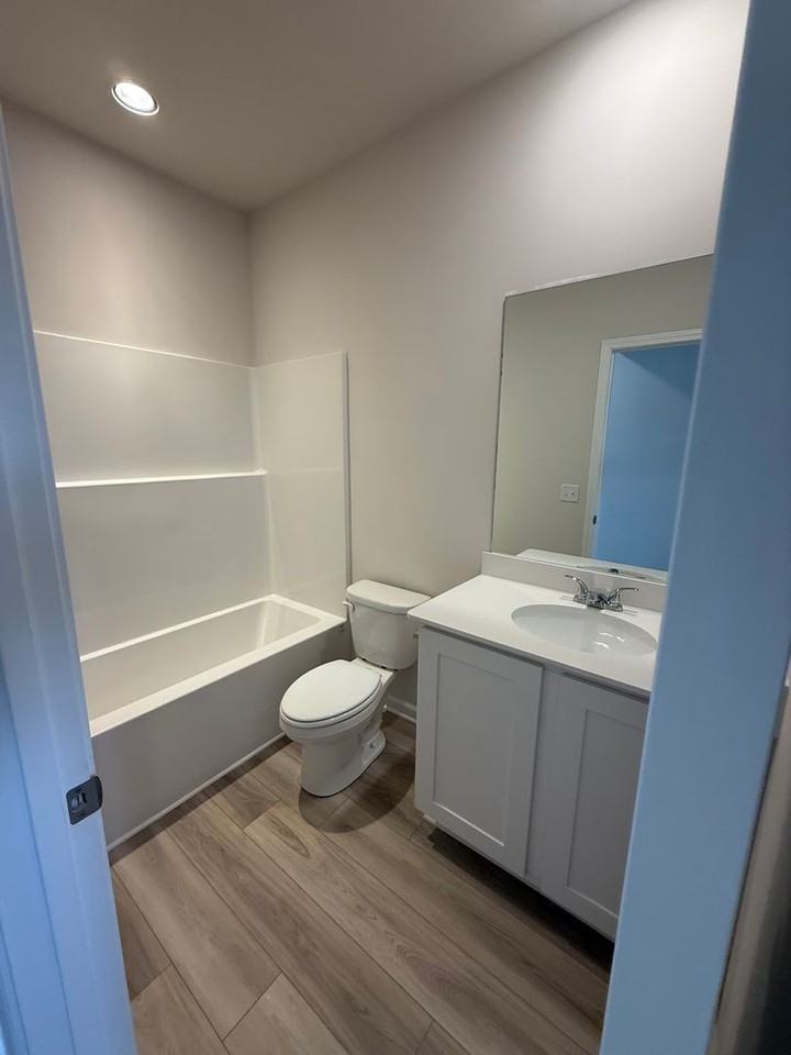 618 Standard Ave - Photo 4 of 17