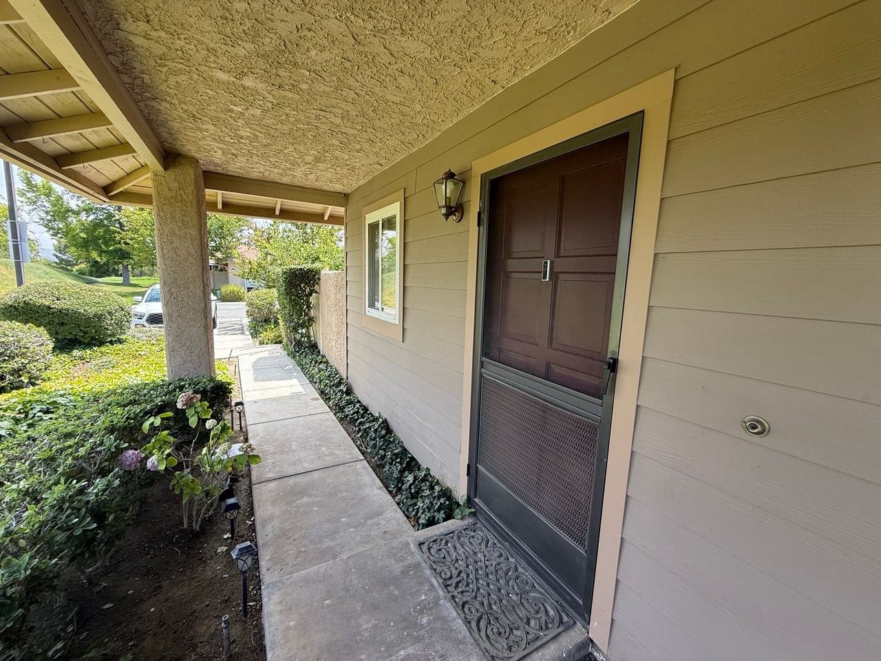 26180 Rainbow Glen Dr - Photo 3 of 25