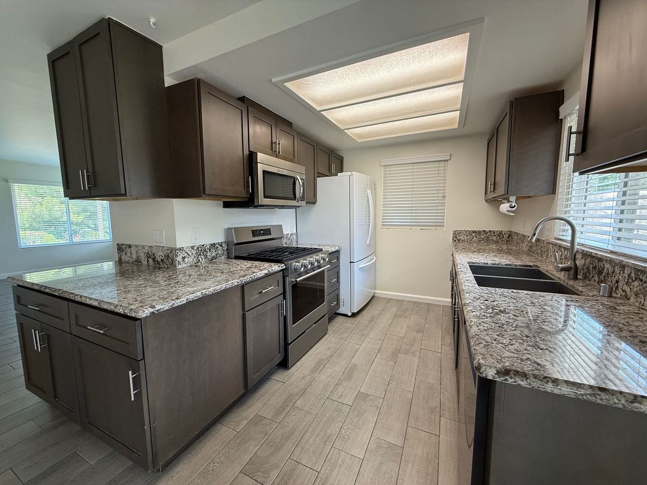 26180 Rainbow Glen Dr - Photo 7 of 25