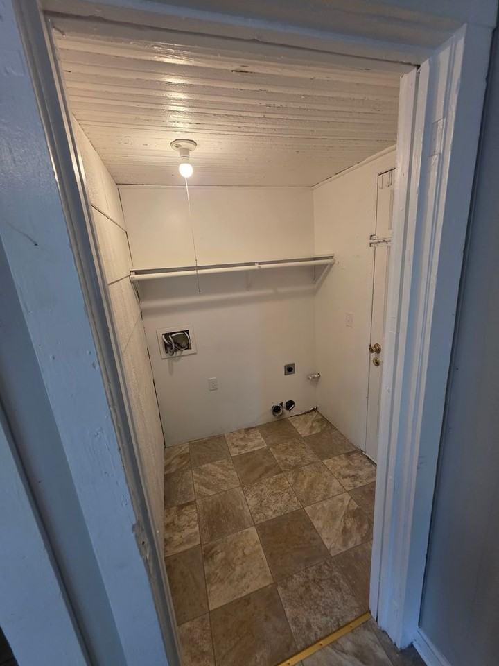 329 W 23rd St - Photo 5 of 9