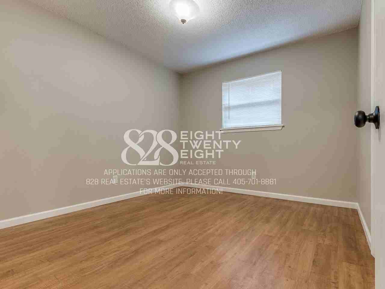 8129 Nw 28th Ter - Photo 7 of 38