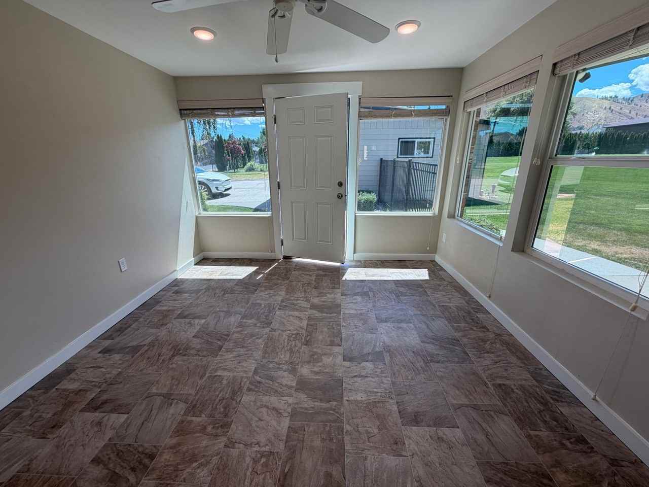 1018 Cypress Ln - Photo 2 of 23