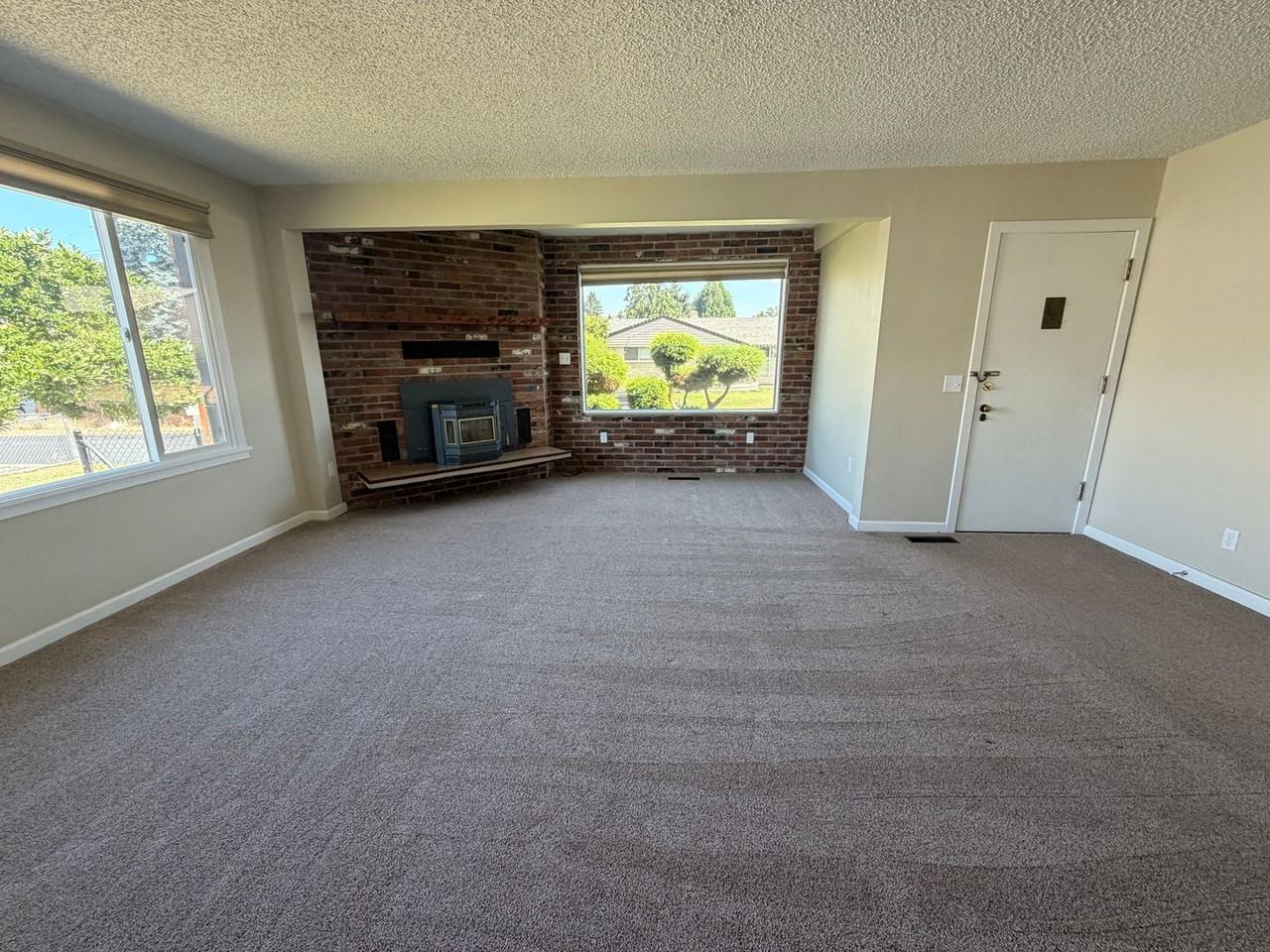 1018 Cypress Ln - Photo 5 of 23