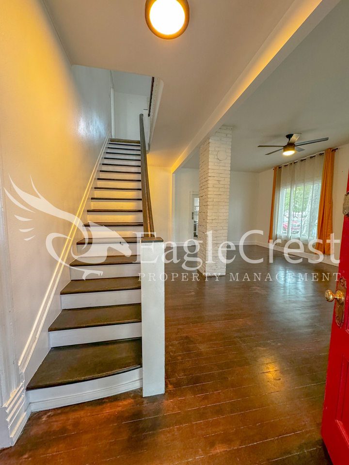 215 S 4th Ave - Photo 2 of 25