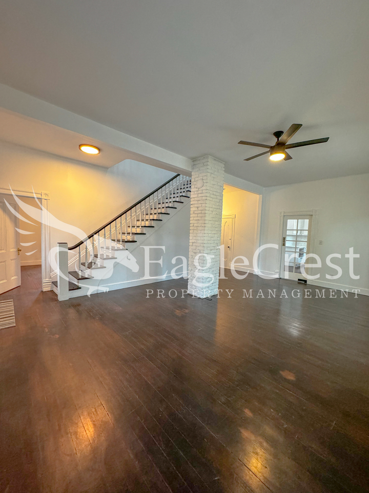 215 S 4th Ave - Photo 5 of 25