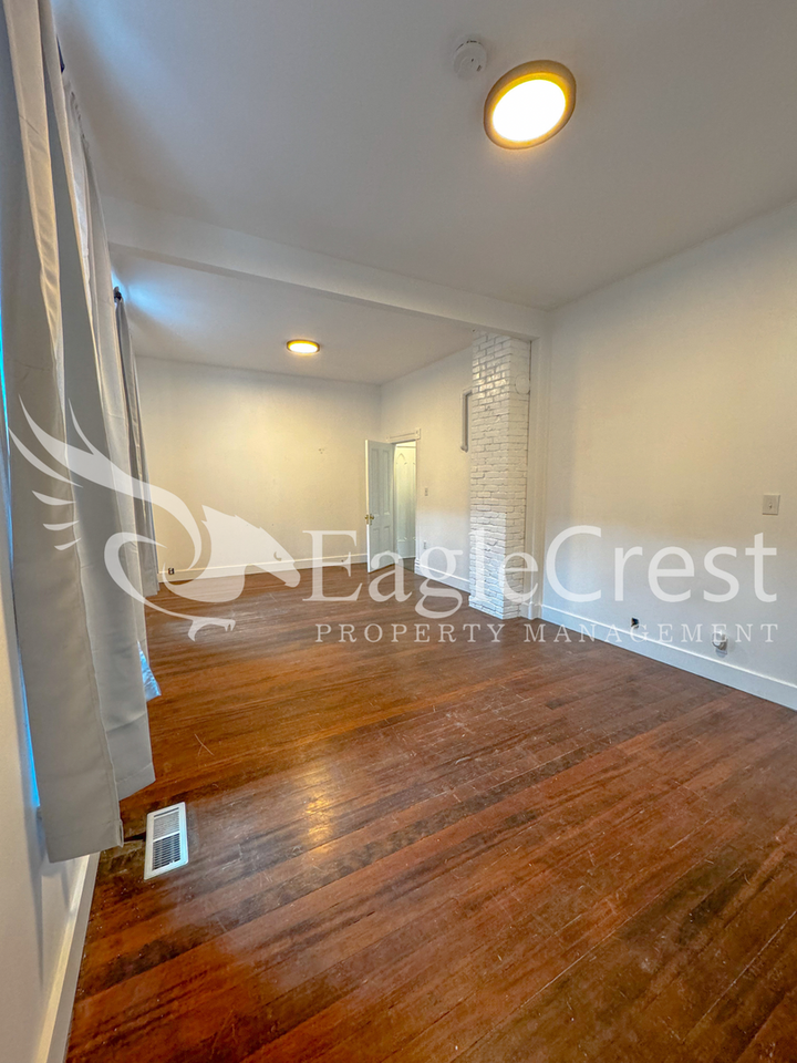 215 S 4th Ave - Photo 7 of 25