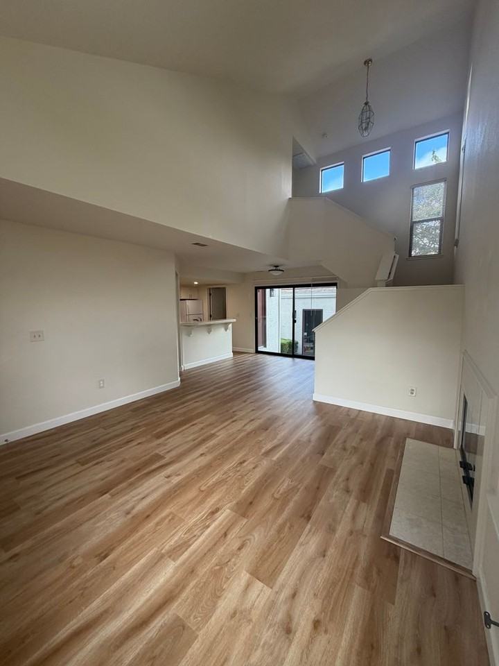 1502 Castro St - Photo 2 of 19