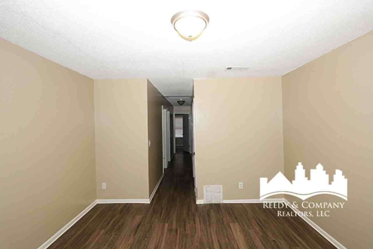 1616 Winston Dr - Photo 4 of 18