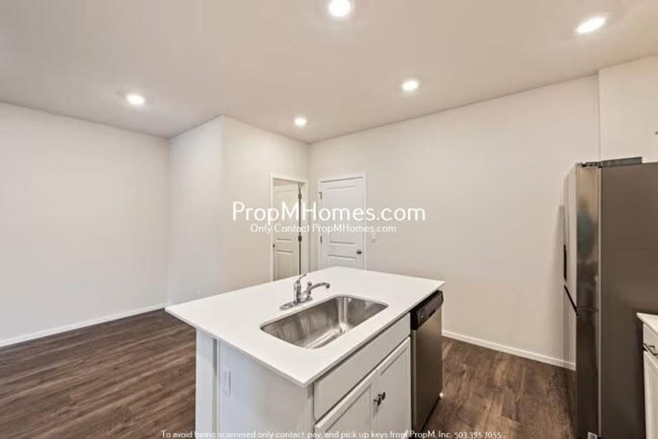 884 N 18th Ave - Photo 7 of 19