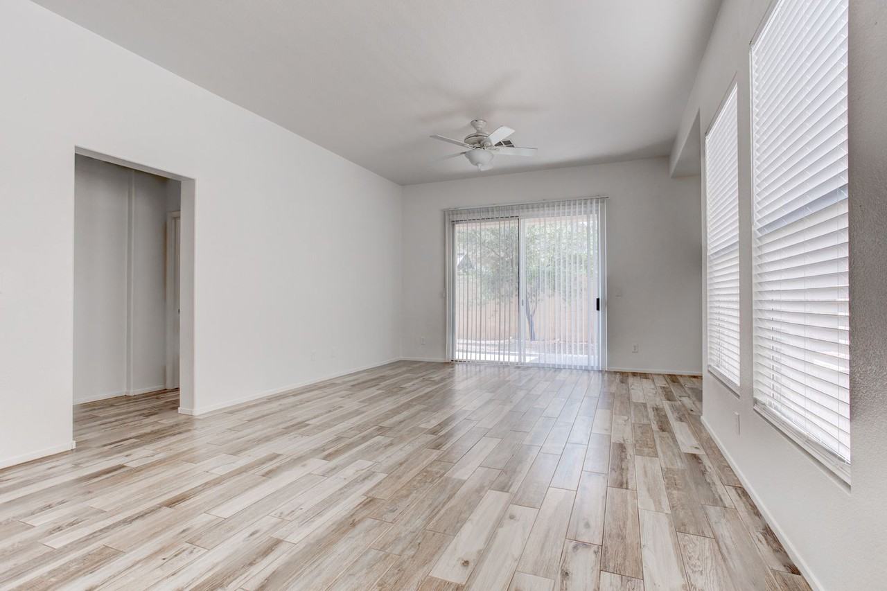 161 Greenwich Village Ave - Photo 3 of 32