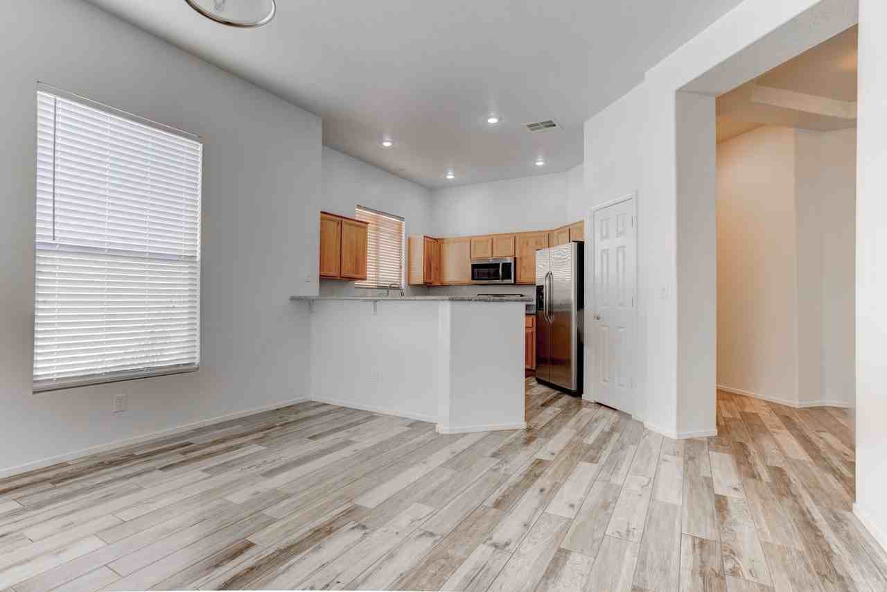 161 Greenwich Village Ave - Photo 6 of 32