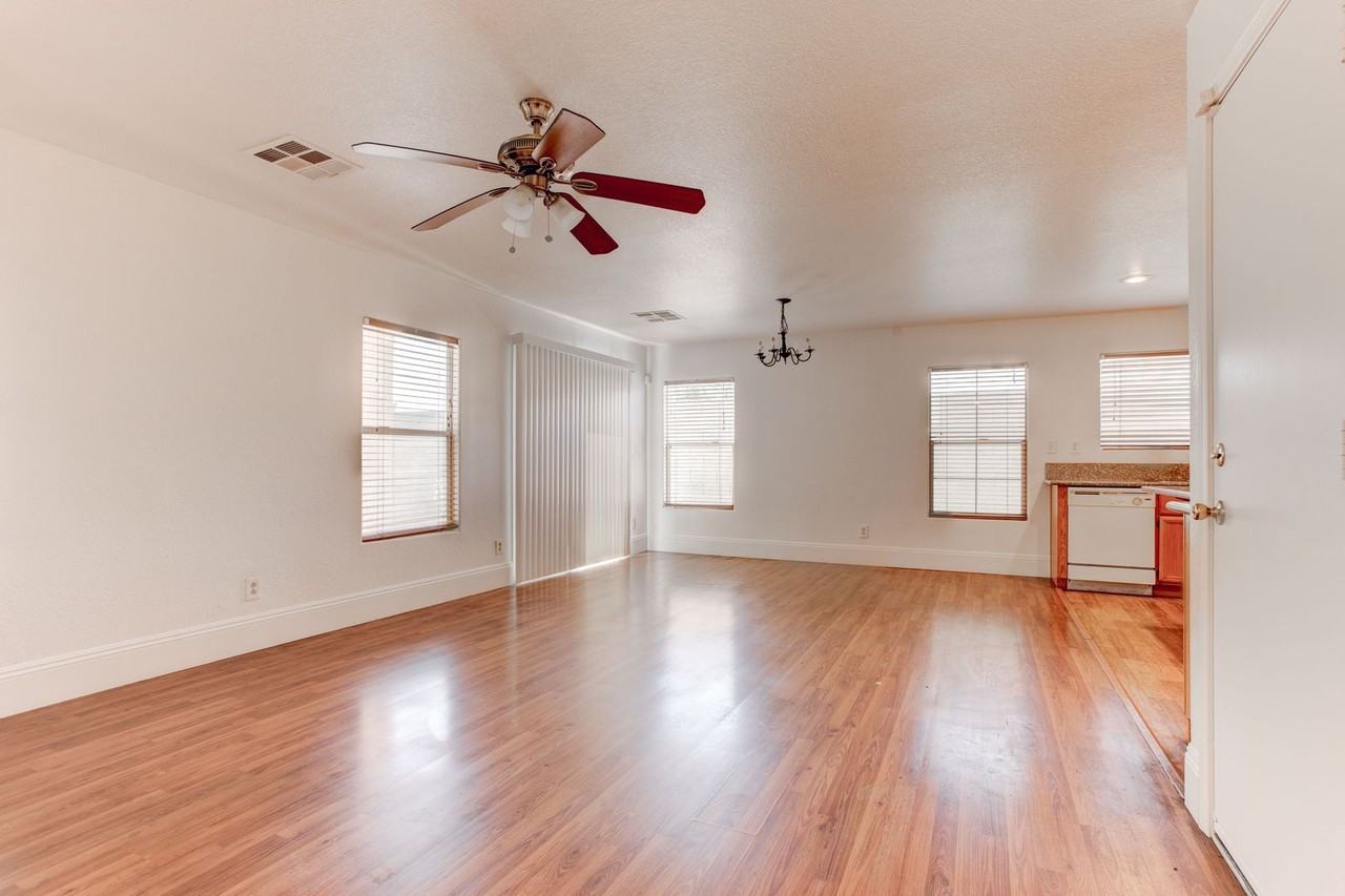 1195 Sweet Orange St - Photo 2 of 35