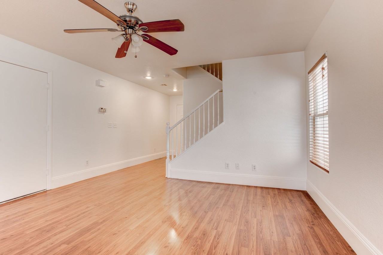 1195 Sweet Orange St - Photo 6 of 35