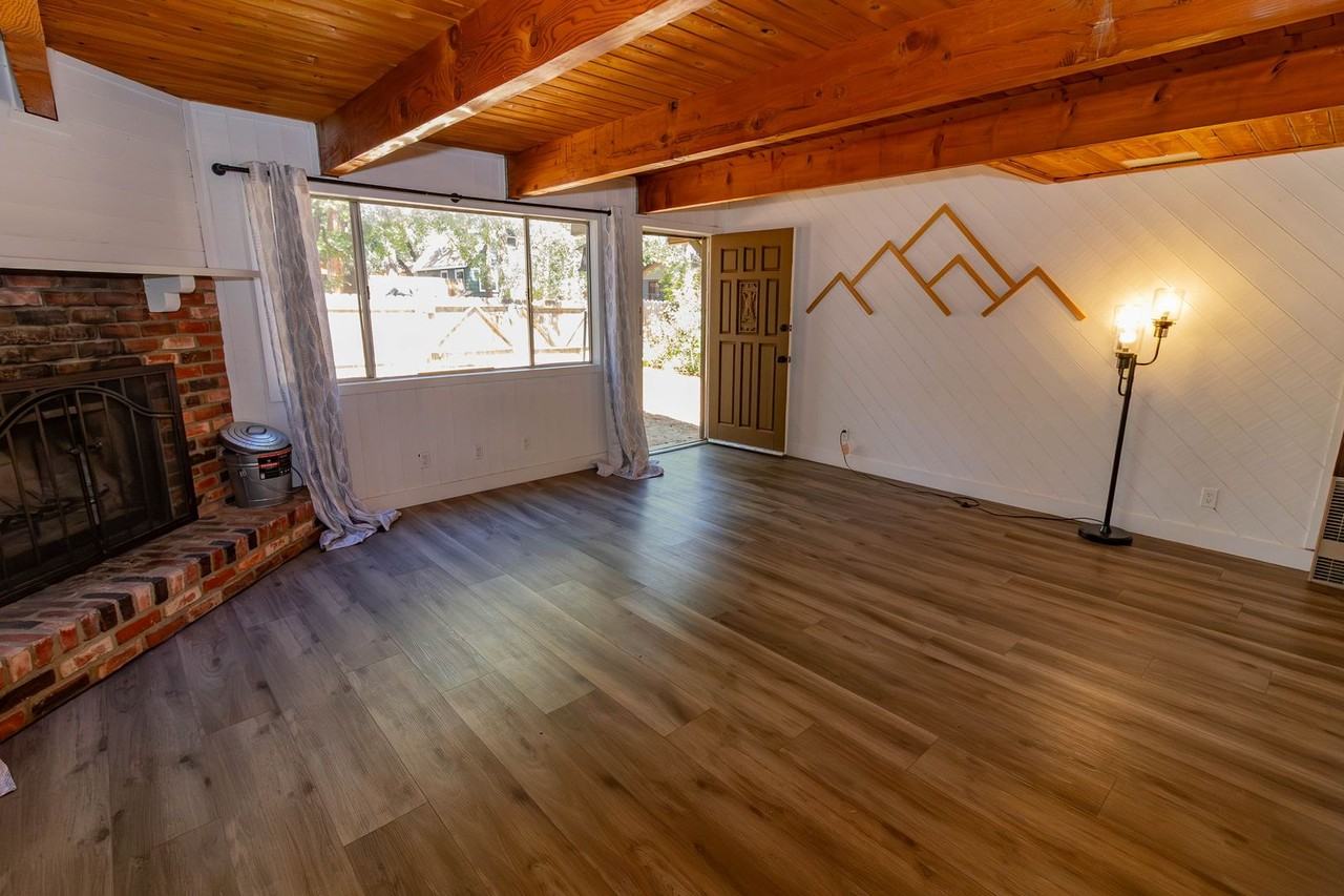 561 Los Angeles Ave - Photo 7 of 21