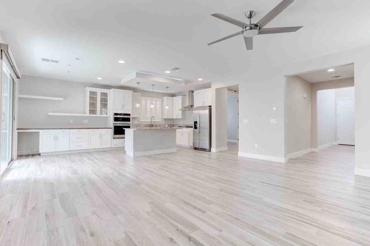 9020 Nopah Peak Ct - Photo 3 of 38