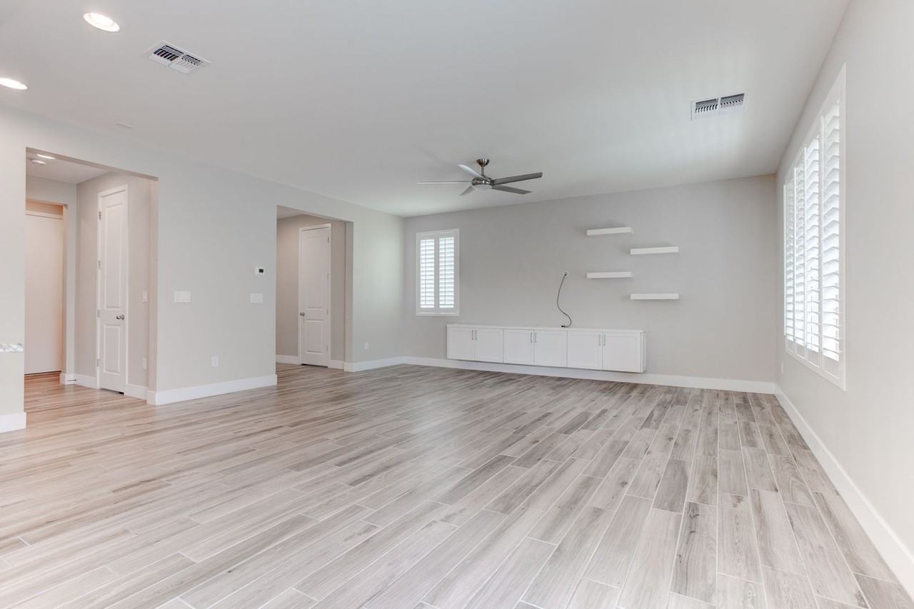 9020 Nopah Peak Ct - Photo 7 of 38