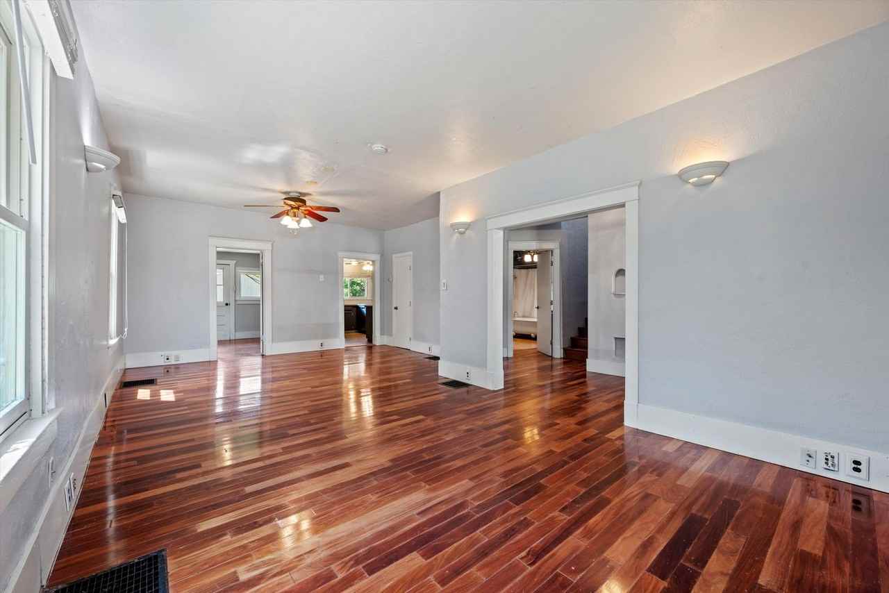 3917 S Acoma St - Photo 5 of 23