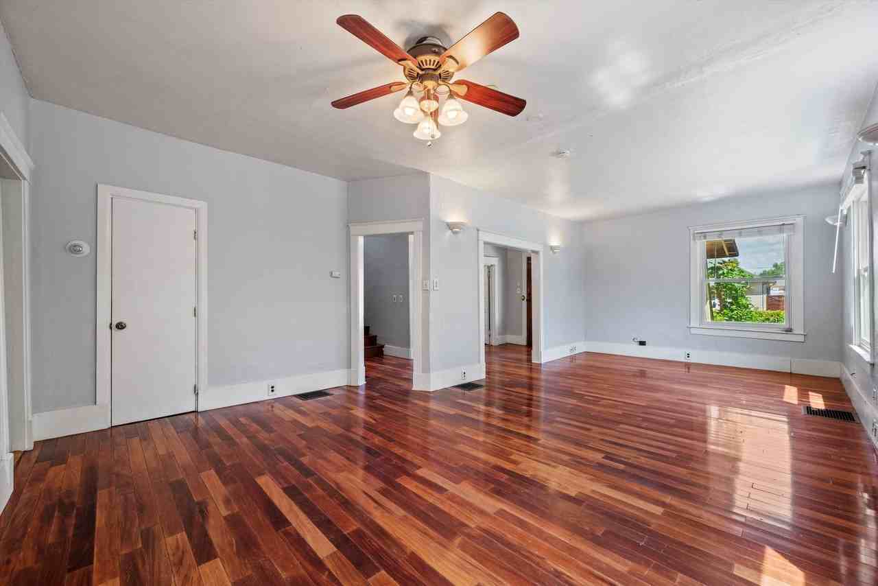 3917 S Acoma St - Photo 6 of 23