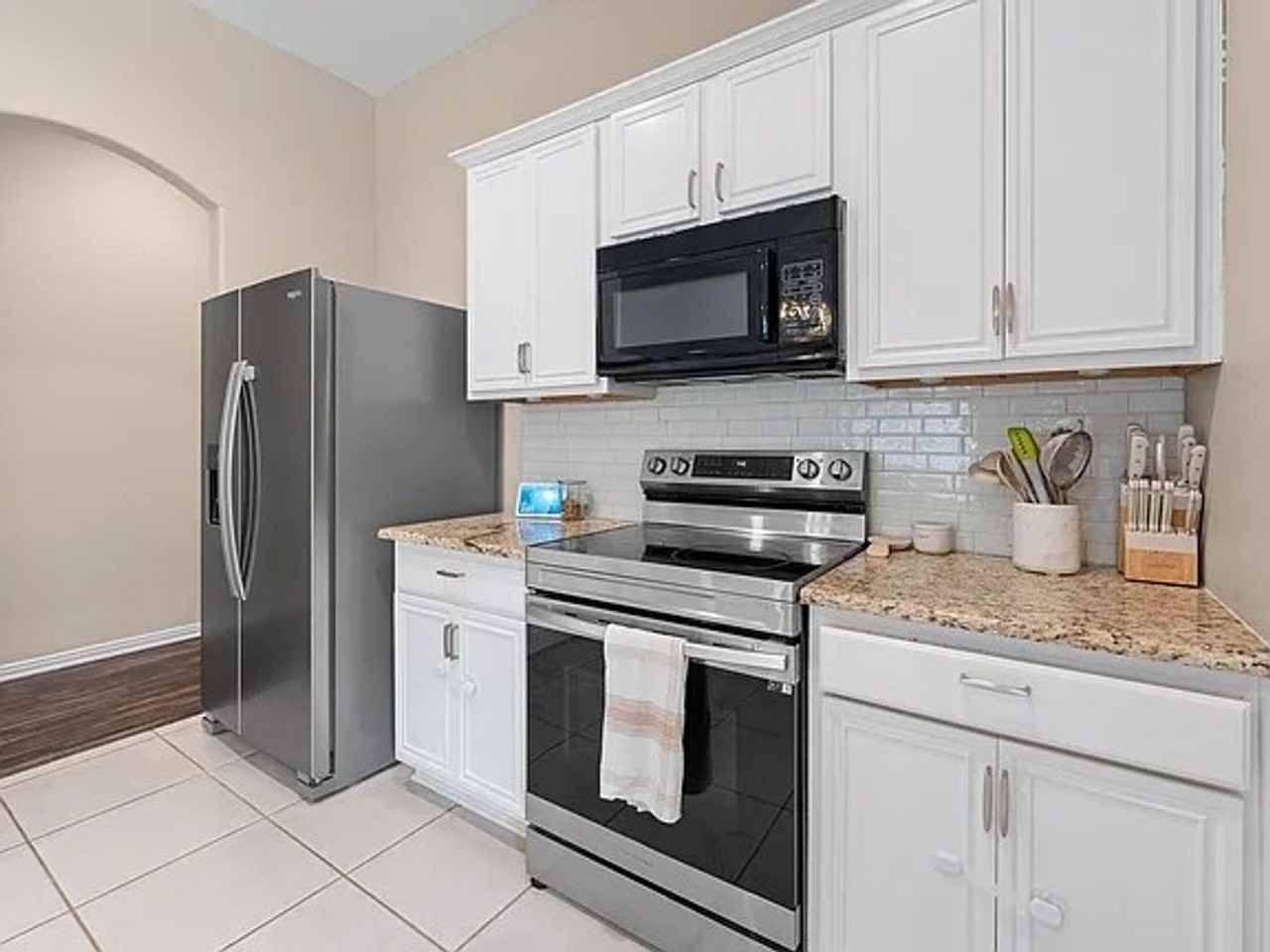 3205 Chesington Dr - Photo 5 of 13