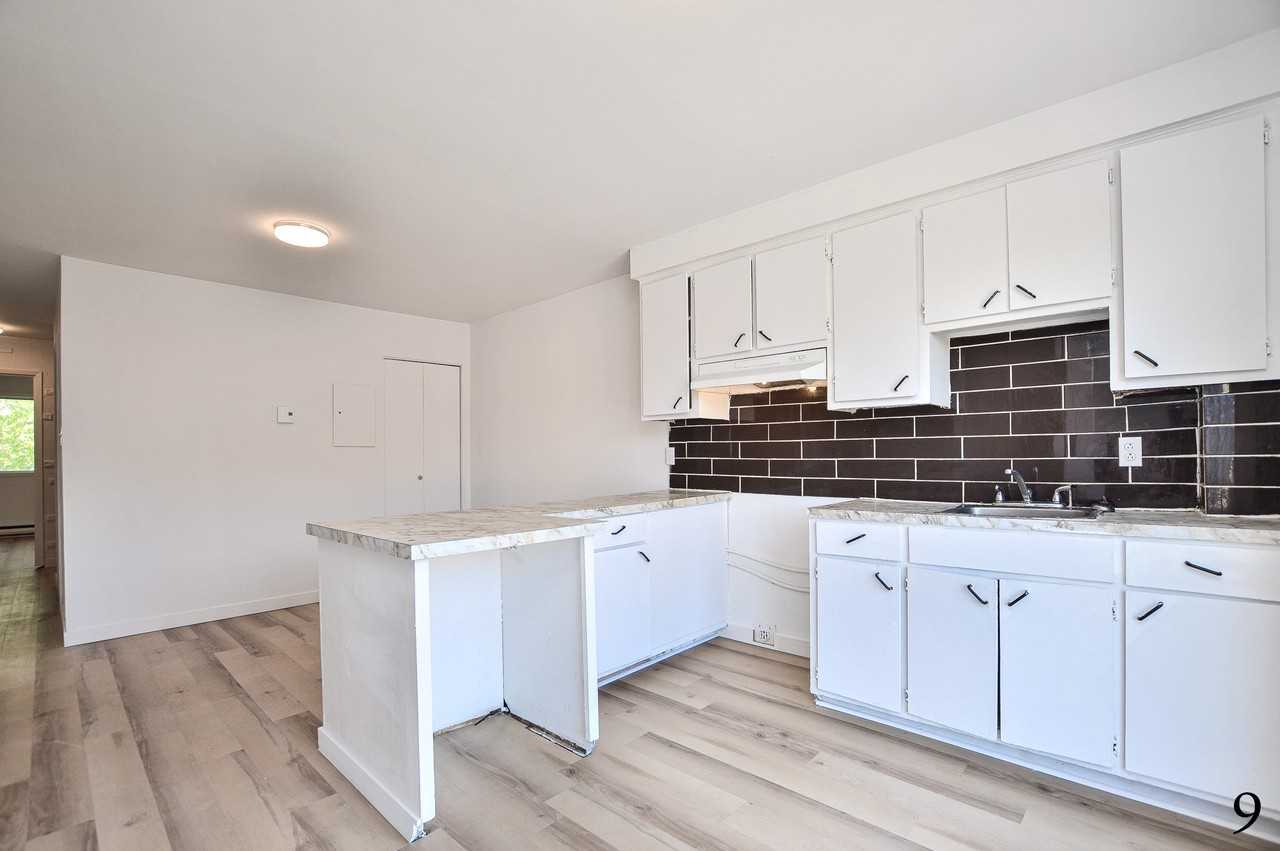 6395 Rue Villeneuve #4 - Photo 3 of 18