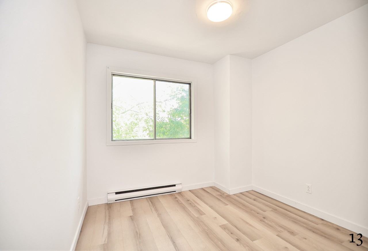 6395 Rue Villeneuve #4 - Photo 7 of 18