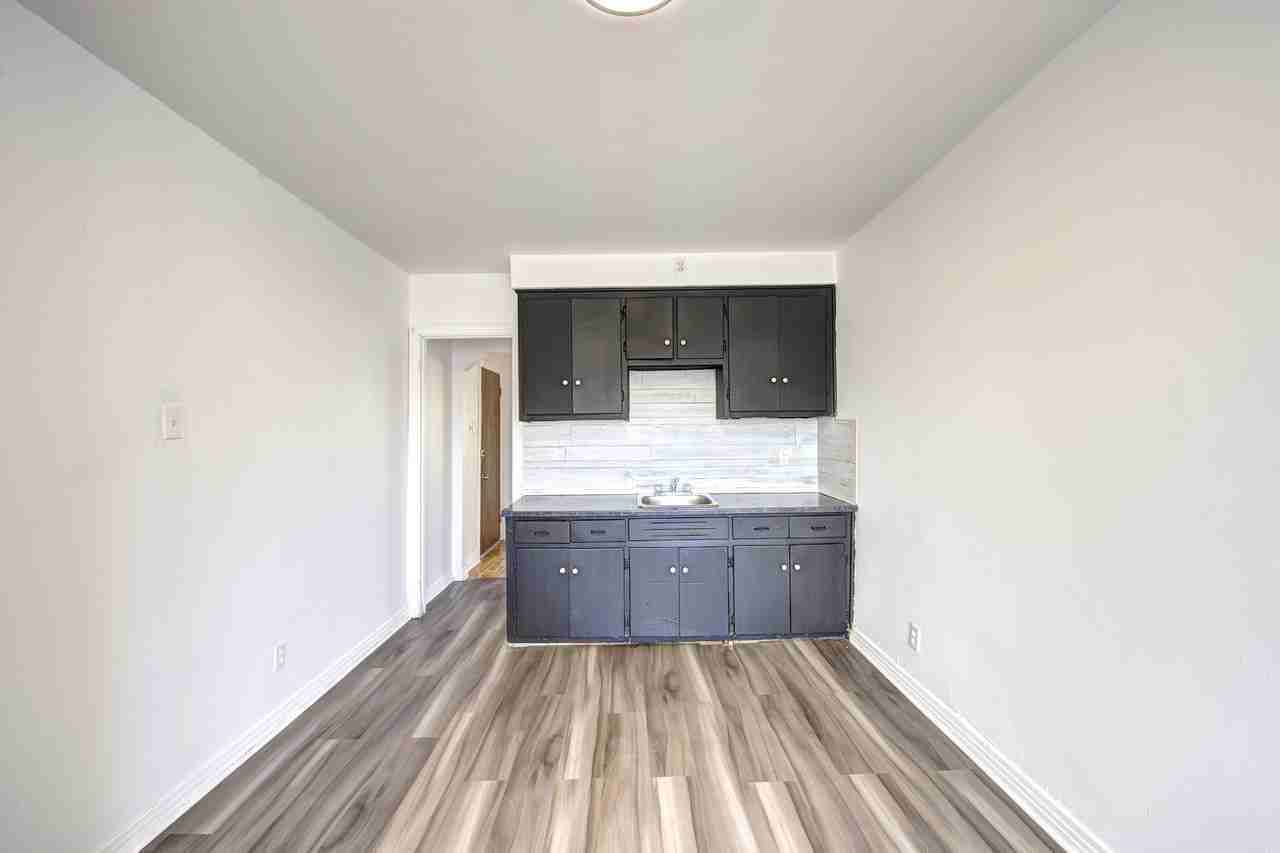 9461 Rue de Martigny #3 - Photo 3 of 7