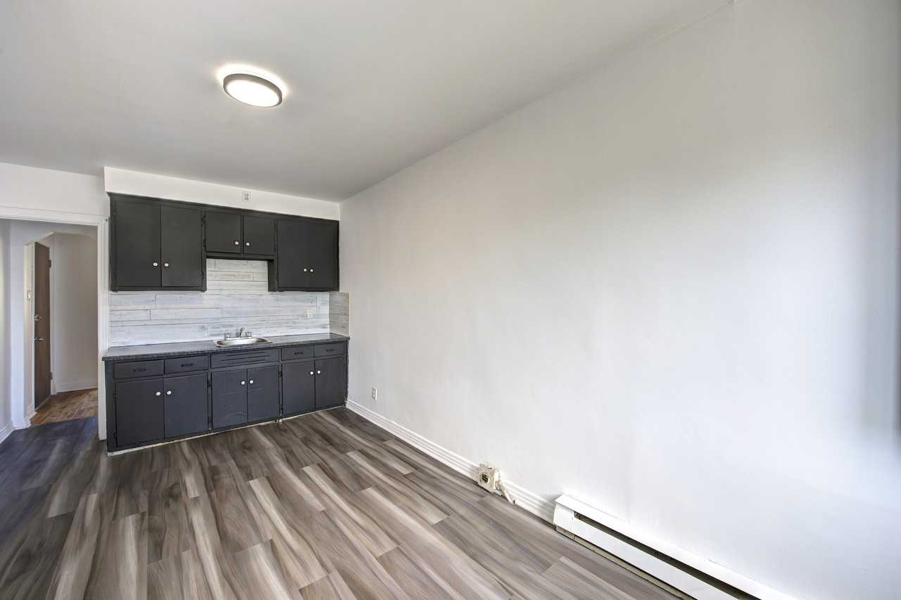 9461 Rue de Martigny #3 - Photo 5 of 7