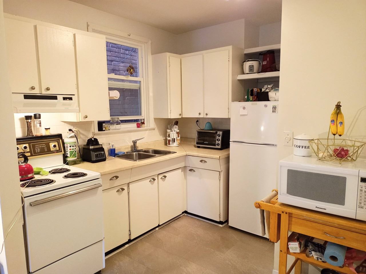 2217 Dundas Street West - Photo 6 of 11
