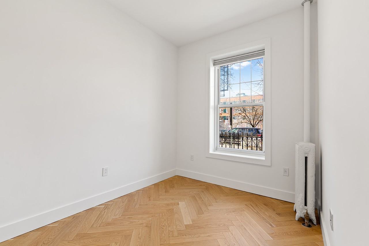 415 Washington Avenue - Photo 7 of 9