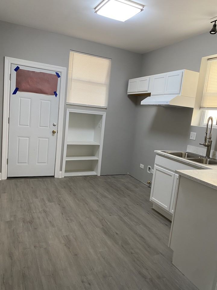 7836 South East End Avenue - Photo 6 of 10