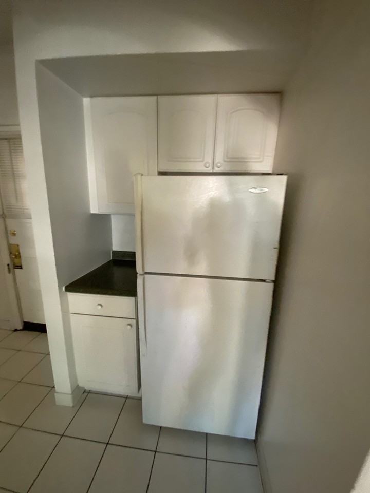 800 Seward Street #1 - Photo 5 of 18